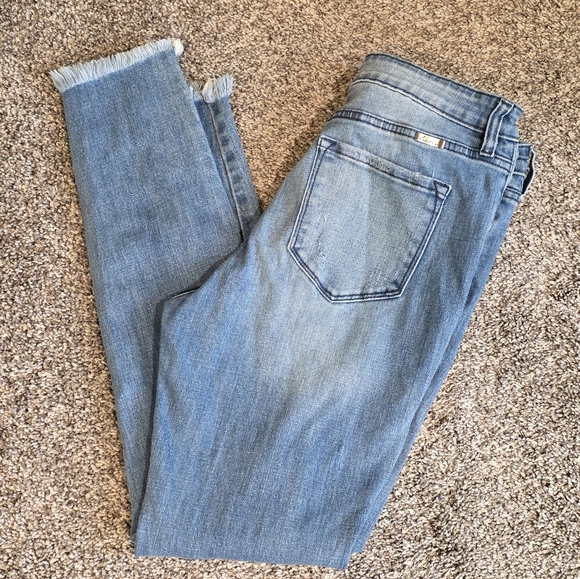 KanCan Jeans- Skinny Distressed- High Rise Lightwash Stretch Size 13/30 - Picture 1 of 6